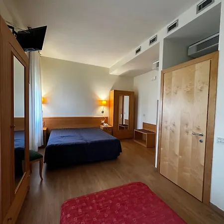 Hotel Ponte Molo Porto Tolle Buitenkant foto